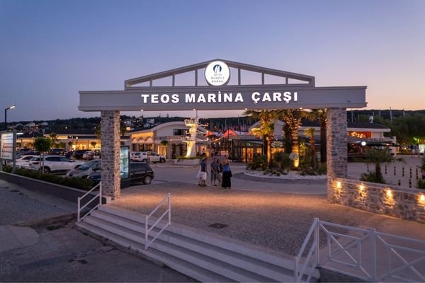 Teos Marina’da yaz akşamları sanatla buluşuyor