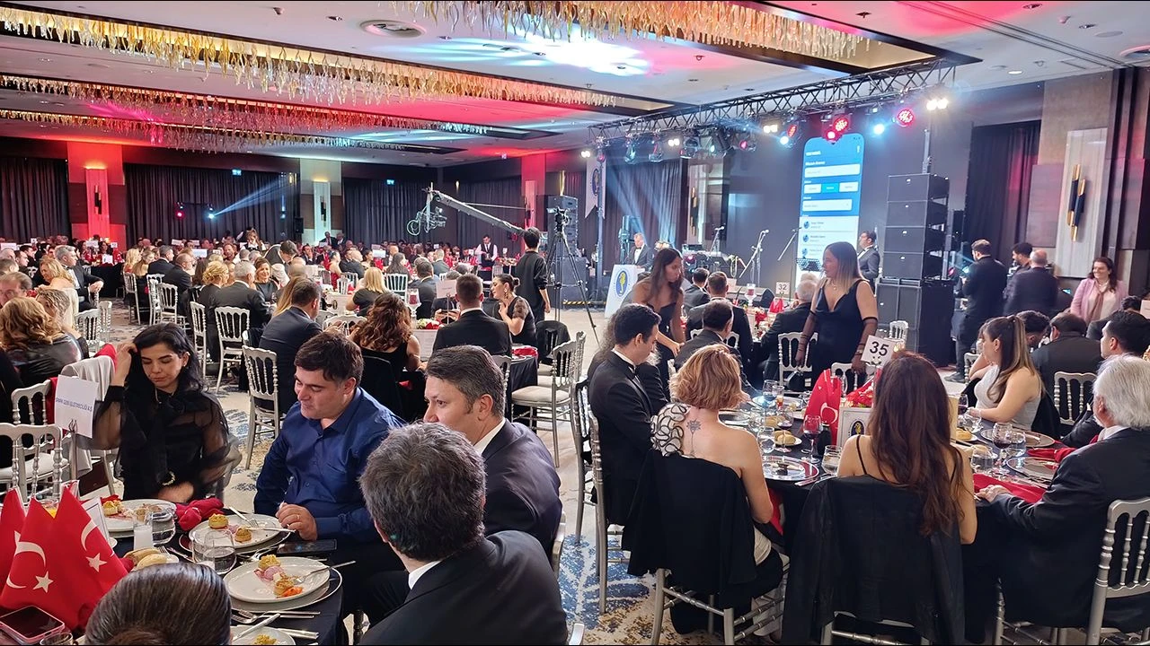 DEFAMED, Cumhuriyet’in 102. yılını baloyla kutladı