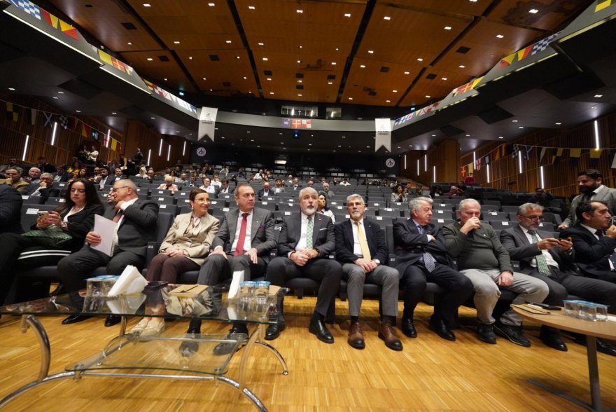İklim Değişikliği ve Çevre Sempozyumu PRÜ’de gerçekleştirildi