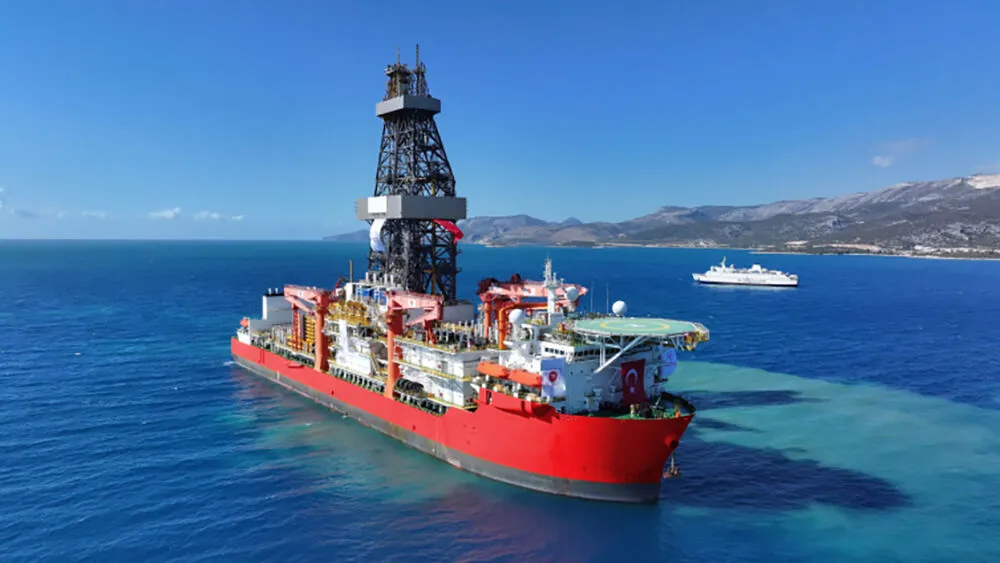 Türkiye enerji filosuna iki yeni sondaj gemisi katıldı