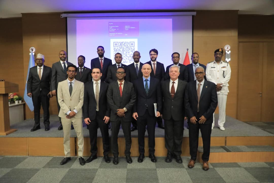 Somali’de İlk Uluslararası Balıkçılık Lisansı Türk Gemisine Verildi