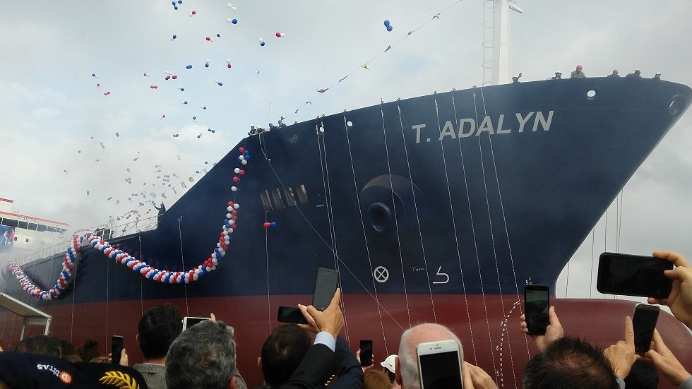 RMK Marien, T.Adalyn’i denize indirdi