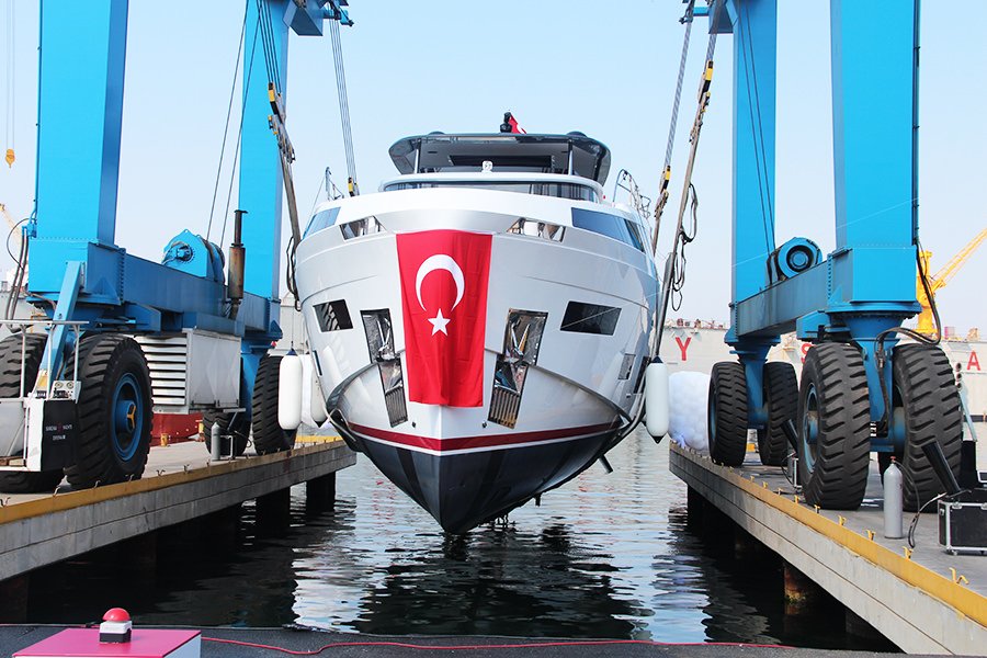 SİRENA 88 TÖRENLE SUYA İNDİ